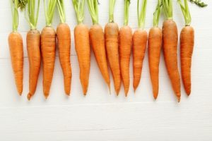 manojo de zanahorias naturales